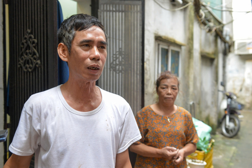 Nước sông Hồng lên nhanh, người dân đều tin tưởng và sẵn sàng di dời khi nước vào... Nước sông Hồng lên nhanh, người dân đều tin tưởng và sẵn sàng di dời khi nước vào...