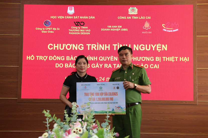 Học viện CSND cùng các nhà tài trợ Hội 186 anh em doanh nghiệp GBE tặng 1000 hộp sữa trị giá 1,2 tỷ đồng cho Sở GD&amp;ĐT tỉnh Lào Cai