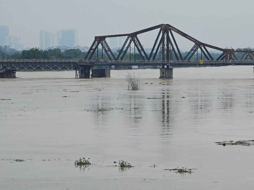 Chủ tịch UBND TP Hà Nội Trần Sỹ Thanh vừa có Công điện số 14 chỉ đạo các đơn vị tăng cường công tác kiểm soát, đảm bảo an toàn khai thác các công trình cầu trên địa bàn do ảnh hưởng của cơn bão số 3.