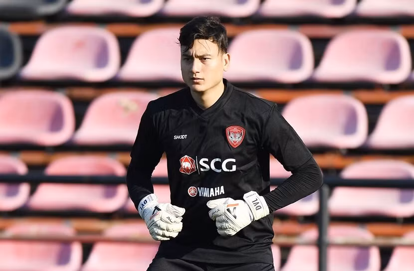 Thủ môn Đặng Văn Lâm tại Muangthong United