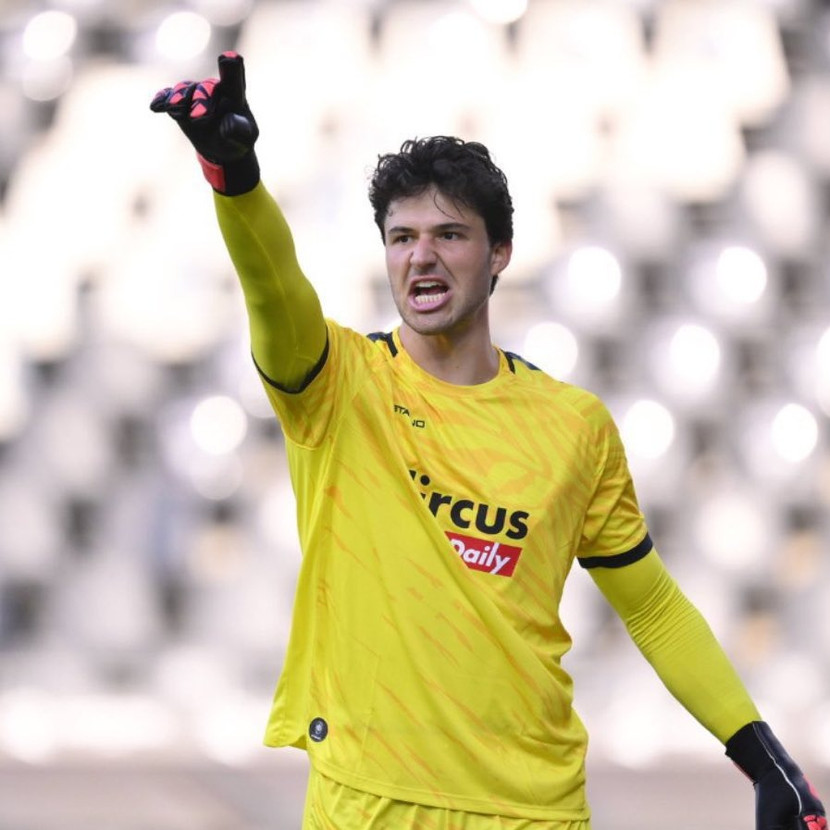 Thủ môn trẻ Senne Lammens Thủ môn trẻ Senne Lammens