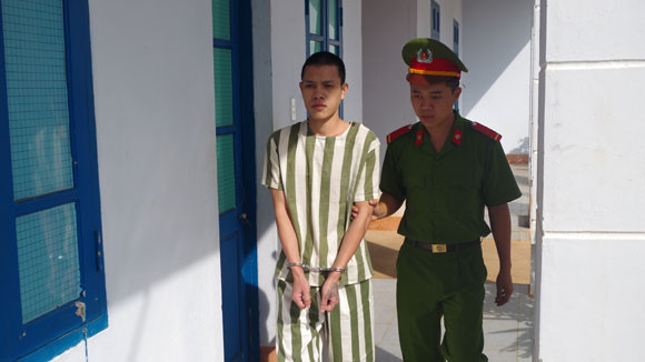 Đối tượng cướp tài sản, thu tiền bảo kê sa lưới ảnh 1