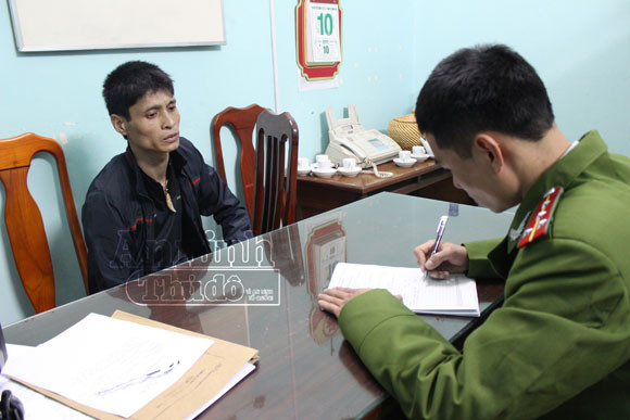 Đối tượng trốn lệnh truy nã bị phát hiện khi đang "phê" ma túy ảnh 1