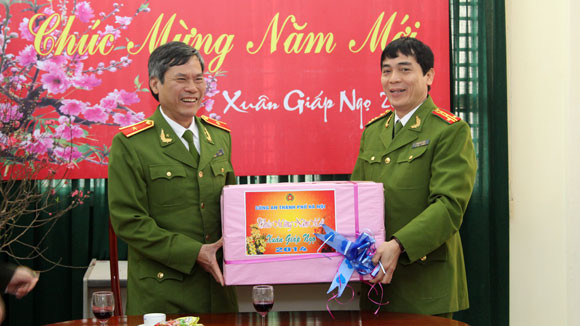 Chúc Tết đơn vị duy nhất 11 năm liền đạt thành tích quyết thắng ảnh 1