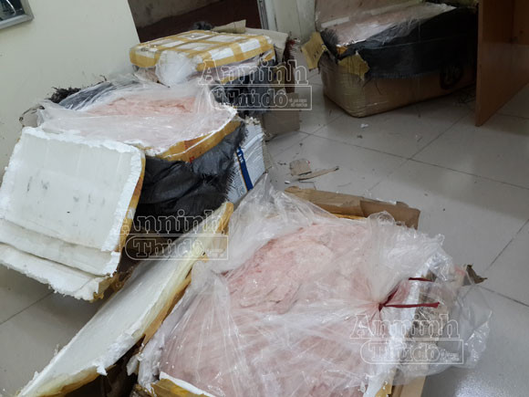 Phát hiện gần 1 tấn nầm động vật đang phân hủy đưa đi tiêu thụ ảnh 1