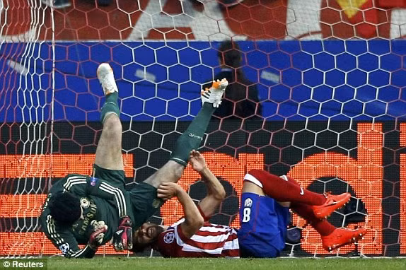 Cầm hòa A.Madrid, Chelsea phải trả giá đắt ảnh 2