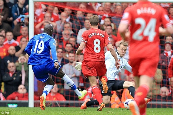 Gerrard sai lầm, Liverpool thua nghiệt ngã trước Chelsea ảnh 3