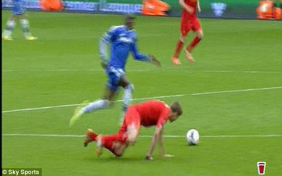 Gerrard sai lầm, Liverpool thua nghiệt ngã trước Chelsea ảnh 2