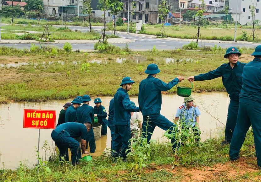 Diễn tập phòng chống thiên tai trong tình huống mưa lớn tại phường Sơn Tây, Hà Nội Diễn tập phòng chống thiên tai trong tình huống mưa lớn tại phường Sơn Tây, Hà Nội