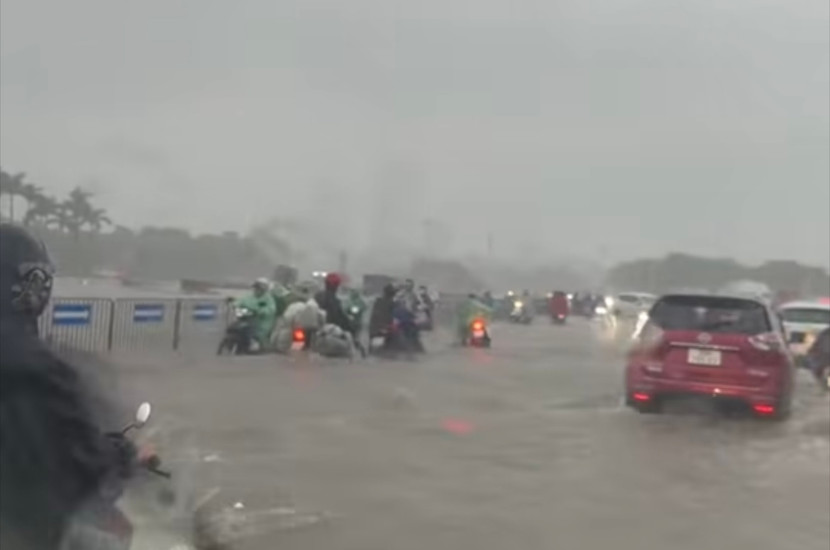 Khu vực sân vận động Quốc gia lúc sáng sớm