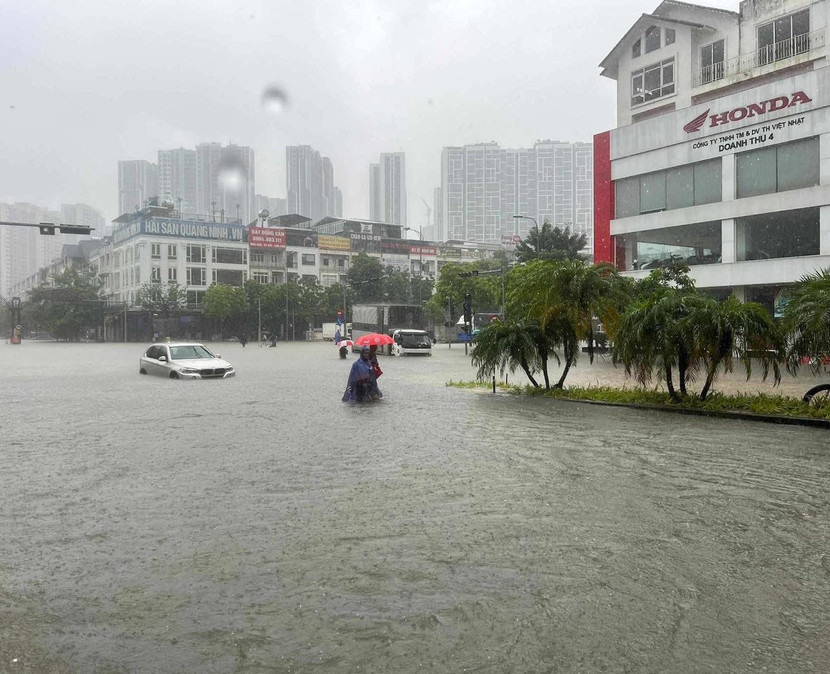 Hiện nay nhiều khu vực tại Hà Nội vẫn bị ngập