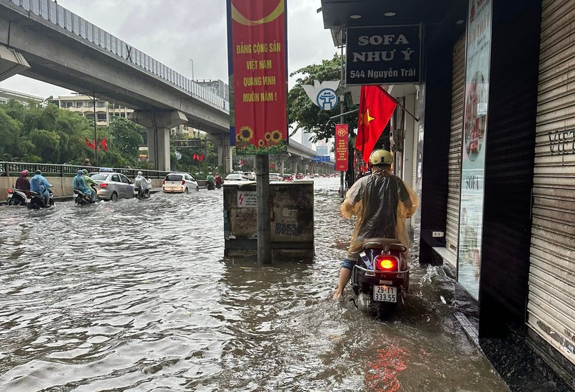 Đường Nguyễn Trãi, đoạn giao cắt với phố Nguyễn Quý Đức