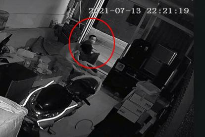 Tử tù mắc Covid-19 hỏi đường người dân sau khi trốn trại