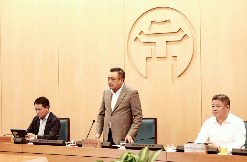 Chủ tịch UBND TP Hà Nội Trần Sỹ Thanh chủ trì cuộc họp về tình hình triển khai thực hiện một số dự án đầu tư trên địa bàn thành phố.