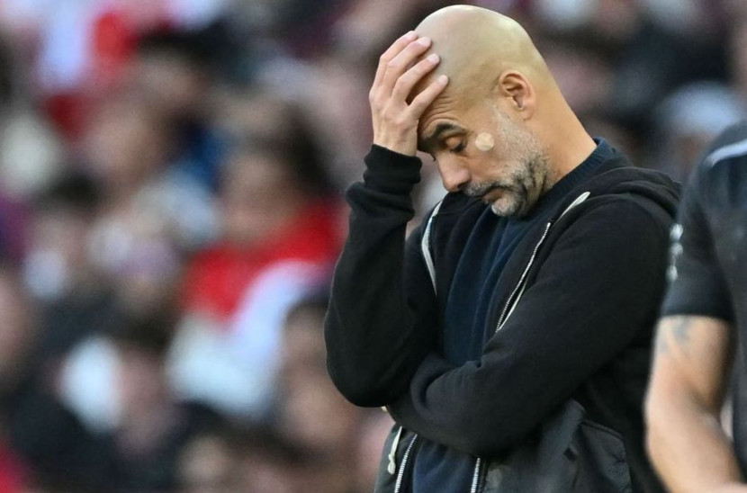 Pep ngán ngẩm khi Man City phải co cụm phòng ngự