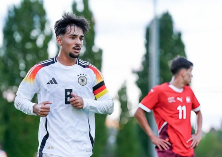 Tiền vệ trẻ tài năng Laurin Ulrich