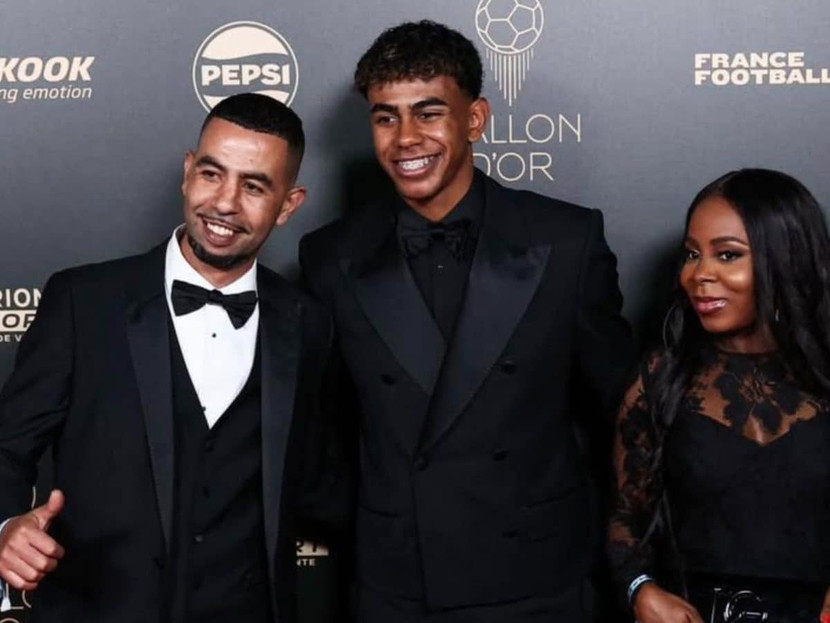 Yamal bên gia đình trong đêm gala Quả bóng vàng