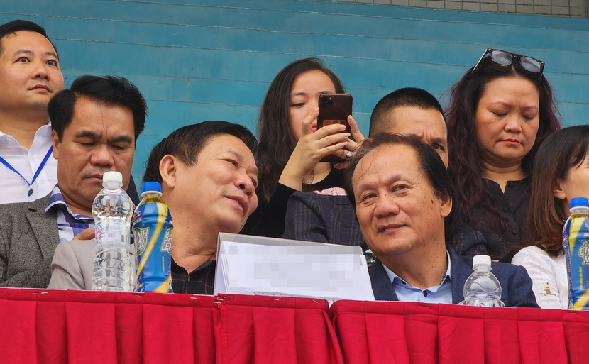 Chuyên gia Phan Anh Tú (bên phải)