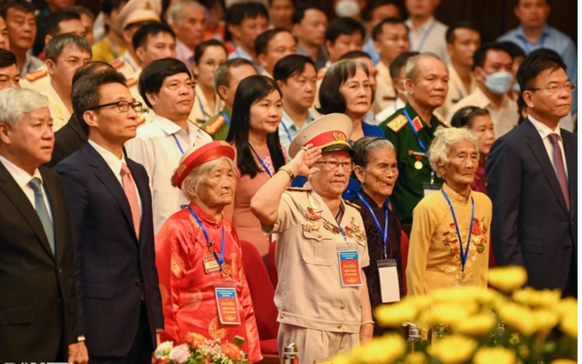 Hơn 500 người có công tiêu biểu tham dự lễ kỷ niệm 75 năm ngày Thương binh - Liệt sĩ