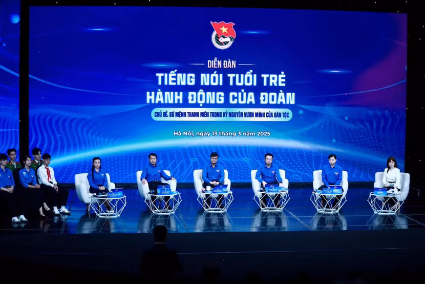 Tham dự và chủ trì diễn đàn tại điểm cầu trung tâm có các đồng chí trong Ban Bí thư Trung ương Đoàn