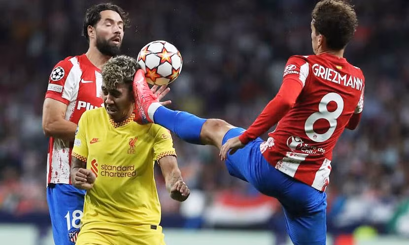 Pha cao chân nguy hiểm của Griezmann