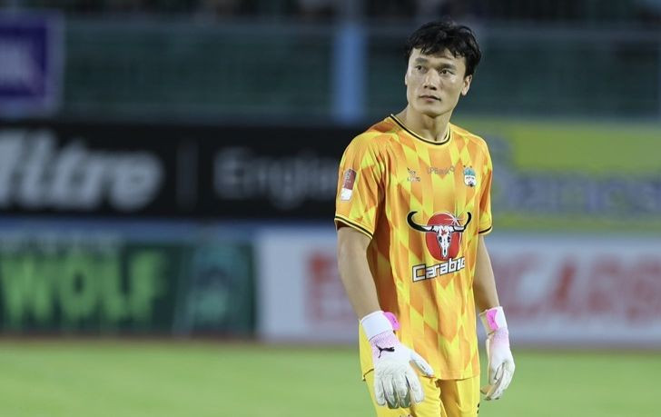 Bùi Tiến Dũng chơi tự tin khi ra mắt HAGL Bùi Tiến Dũng chơi tự tin khi ra mắt HAGL