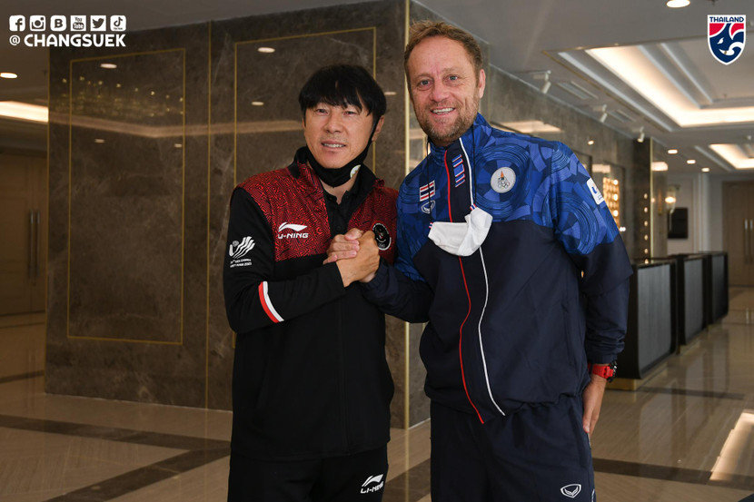 Ông Shin Tae-yong và ông Mano Polking (Ảnh: Changsuek) Ông Shin Tae-yong và ông Mano Polking (Ảnh: Changsuek)