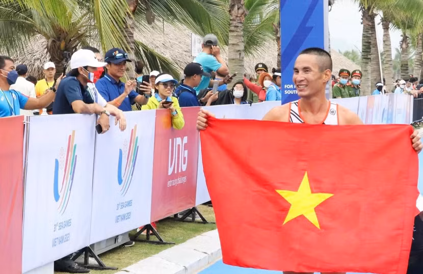 VĐV Phạm Tiến Sản hạnh phúc khi lần đầu vô địch SEA Games (Ảnh: Trường Giang) VĐV Phạm Tiến Sản hạnh phúc khi lần đầu vô địch SEA Games (Ảnh: Trường Giang)