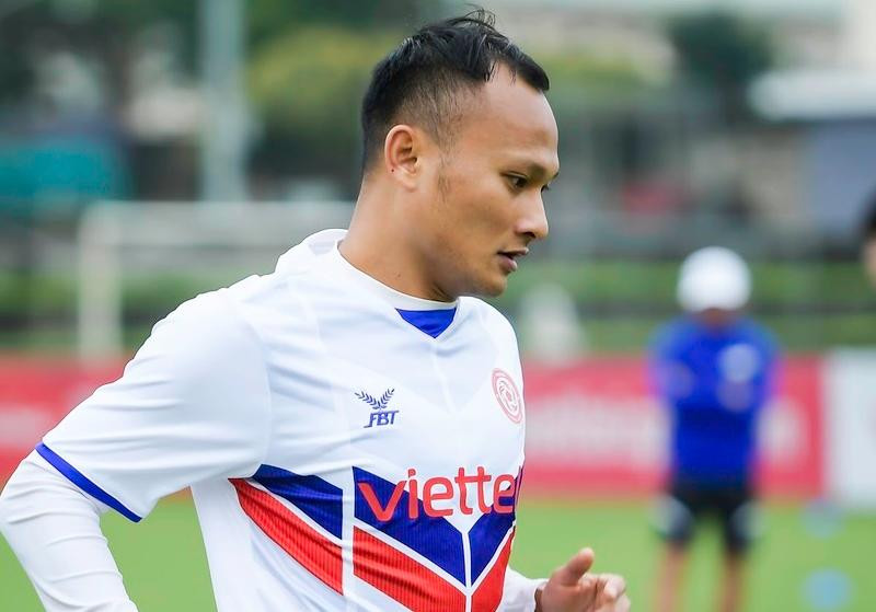 Tiền vệ Trọng Hoàng