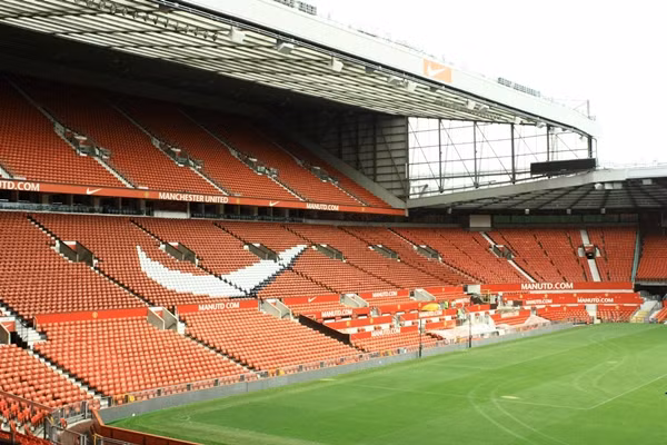 M.U sắp phải bán tên sân Old Trafford? ảnh 1