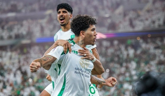 Firmino là ngôi sao sáng của Al Ahli