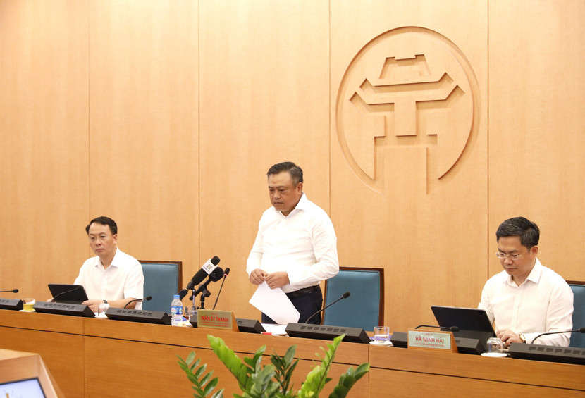 Chủ tịch UBND TP Hà Nội Trần Sỹ Thanh phát biểu tại đầu cầu Hà Nội Chủ tịch UBND TP Hà Nội Trần Sỹ Thanh phát biểu tại đầu cầu Hà Nội