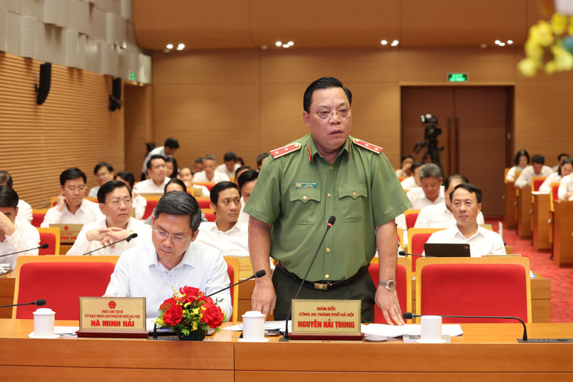 Trung tướng Nguyễn Hải Trung, Giám đốc CATP Hà Nội trả lời tại phiên chất vấn