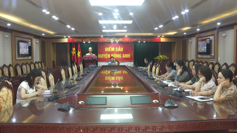 Hội nghị được tổ chức tại trụ sở UBND TP và kết nối trực tuyến tới điểm cầu UBND các quận, huyện, thị xã cùng UBND các xã, phường, thị trấn. Hội nghị được tổ chức tại trụ sở UBND TP và kết nối trực tuyến tới điểm cầu UBND các quận, huyện, thị xã cùng UBND các xã, phường, thị trấn.