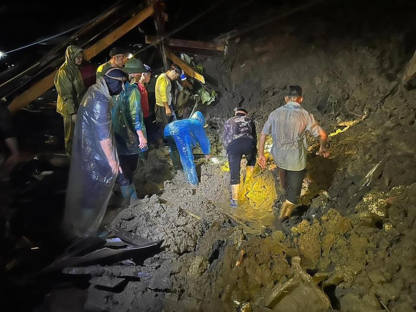 Tai nạn xảy ra vào lúc nửa đêm khiến 4 người trong gia đình tử vong Tai nạn xảy ra vào lúc nửa đêm khiến 4 người trong gia đình tử vong