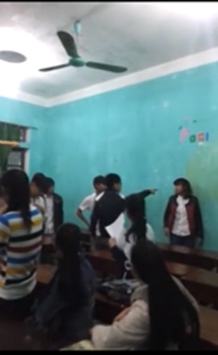 Nam học sinh cởi áo đánh bạn nữ dã man, nhiều người phẫn nộ ảnh 2