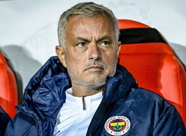 Fenerbahce không cho Mourinho thêm một cơ hội nào khác