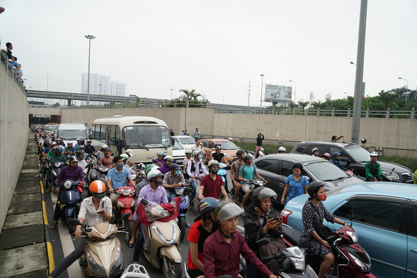 Sở Xây dựng khẩn trương tham mưu UBND TP báo cáo Thủ tướng Chính phủ nội dung nghiên cứu chính sách hỗ trợ để thực hiện chuyển đổi phương tiện giao thông xanh Sở Xây dựng khẩn trương tham mưu UBND TP báo cáo Thủ tướng Chính phủ nội dung nghiên cứu chính sách hỗ trợ để thực hiện chuyển đổi phương tiện giao thông xanh