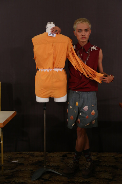 Chiêu "hô biến" áo sơ mi độc đáo của thí sinh Project Runway ảnh 6