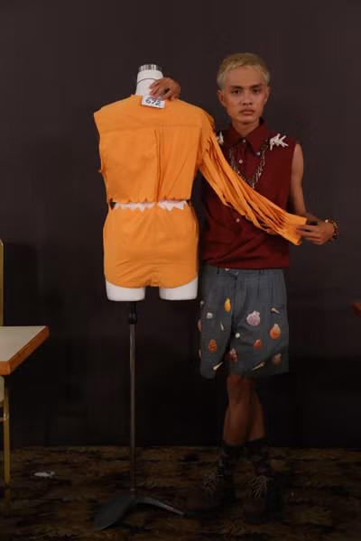 Chiêu "hô biến" áo sơ mi độc đáo của thí sinh Project Runway ảnh 6