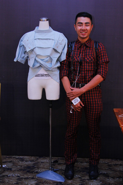 Chiêu "hô biến" áo sơ mi độc đáo của thí sinh Project Runway ảnh 7