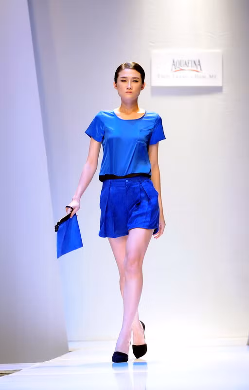 Hồng Quế đọ dáng, khoe chân với Hà Anh, Hoàng Yến ảnh 11