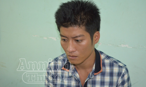 Mâu thuẫn cá nhân, nam thanh niên dùng dao chém người dã man ảnh 1 Mâu thuẫn cá nhân, nam thanh niên dùng dao chém người dã man ảnh 1