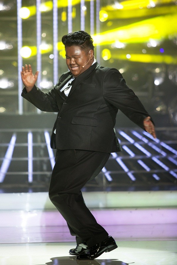 Con trai Hoài Linh gây sốc vì giả gái "quá giống" ảnh 4