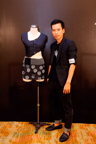 Chiêu "hô biến" áo sơ mi độc đáo của thí sinh Project Runway ảnh 8