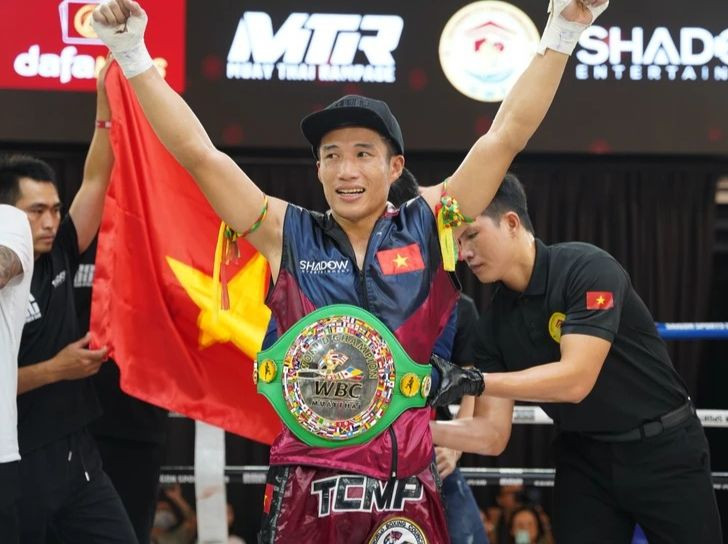 Trương Cao Minh Phát giành đai WBC Muay Thái thế giới