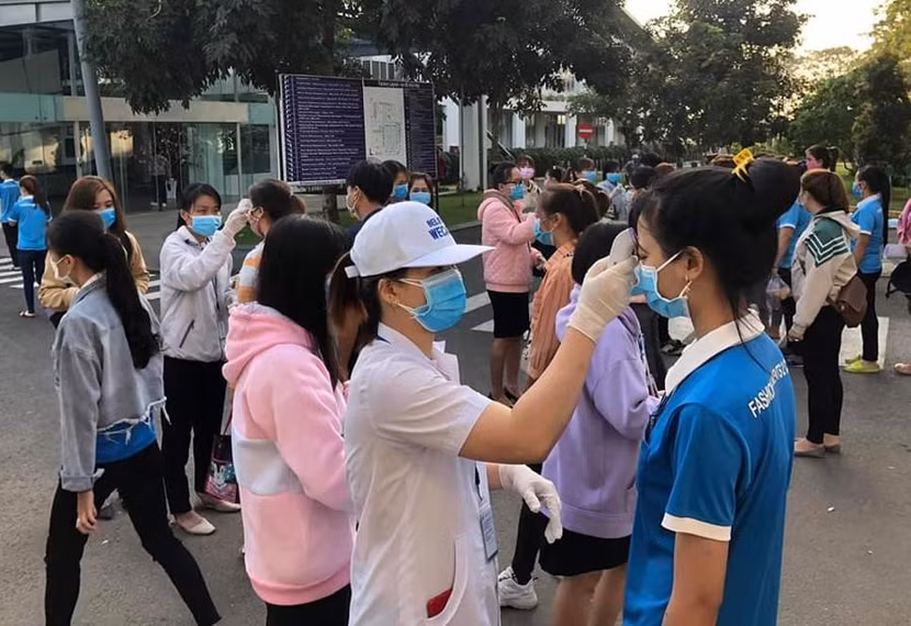 Người lao động tại các nhà máy, xí nghiệp, doanh nghiệp thực hiện nghiêm quy định 5K