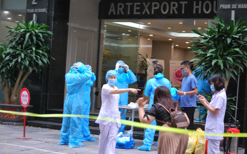 Thêm 7 đồng nghiệp của bệnh nhân ở Times City dương tính với SARS-CoV-2 Thêm 7 đồng nghiệp của bệnh nhân ở Times City dương tính với SARS-CoV-2