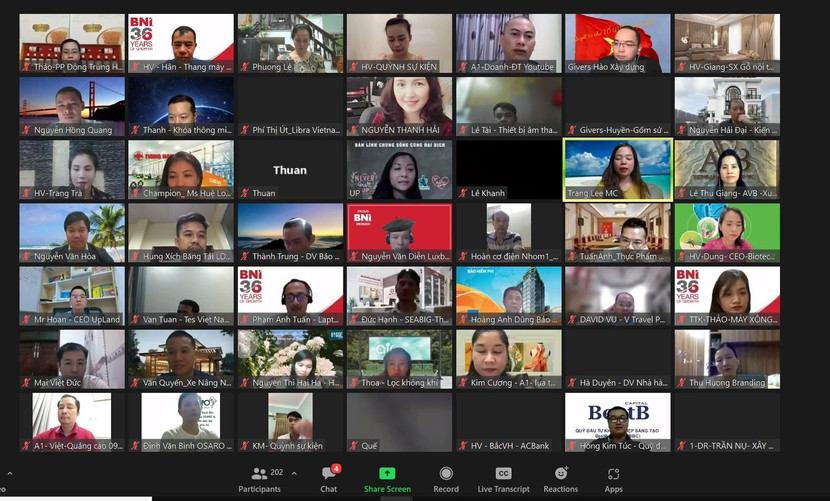 Hơn 200 doanh nghiệp đã nghe bà Trần Uyên Phương, Phó Tổng Giám đốc Tập đoàn Tân Hiệp Phát chia sẻ về bản lĩnh để chung sống với đại dịch Hơn 200 doanh nghiệp đã nghe bà Trần Uyên Phương, Phó Tổng Giám đốc Tập đoàn Tân Hiệp Phát chia sẻ về bản lĩnh để chung sống với đại dịch