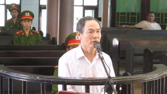 Xét xử đối tượng chuyện gây mê tài xế, cướp xe ô tô ảnh 1